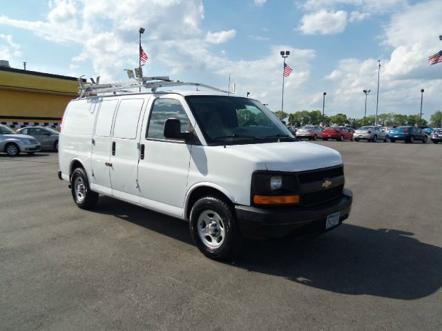 2007 Chevrolet Express 750i 4dr Sdn