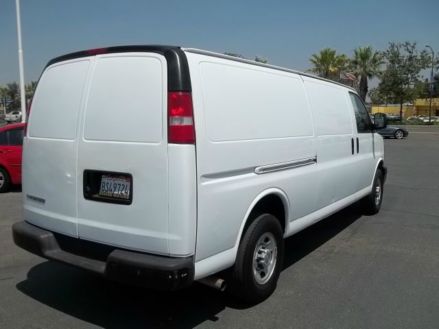 2007 Chevrolet Express Limited 4WD One Owner Leather