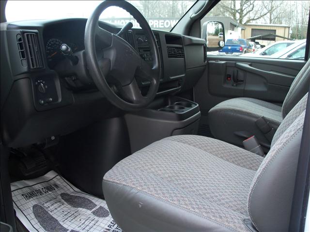 2007 Chevrolet Express Base