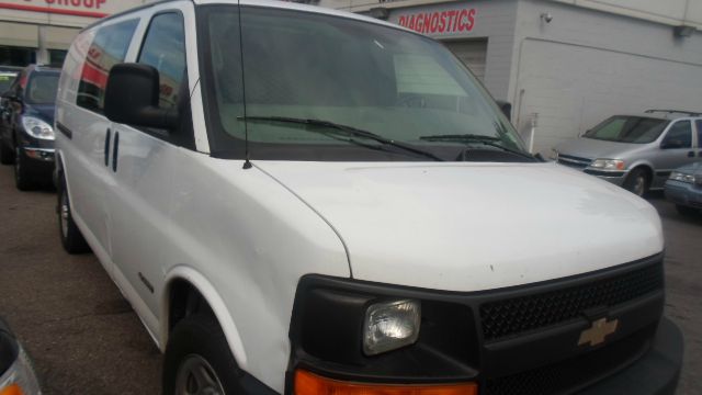 2007 Chevrolet Express 750i 4dr Sdn