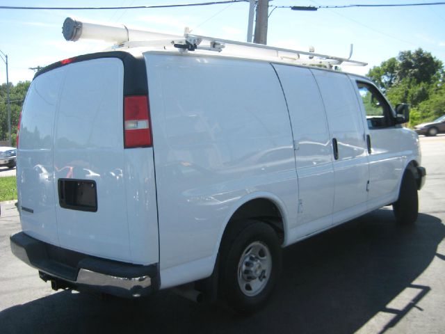 2007 Chevrolet Express Laramie (dline041224)