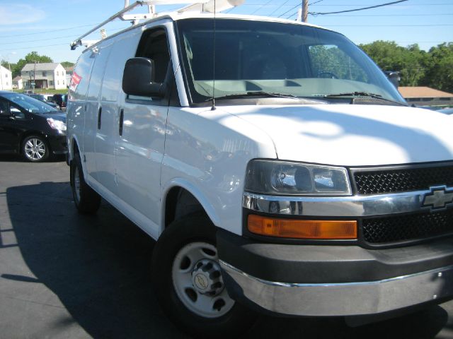 2007 Chevrolet Express Laramie (dline041224)