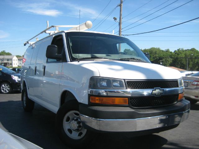 2007 Chevrolet Express Laramie (dline041224)