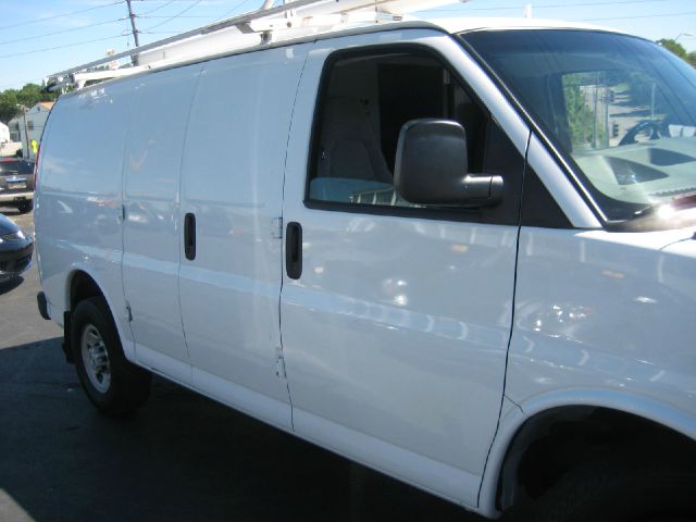 2007 Chevrolet Express Laramie (dline041224)