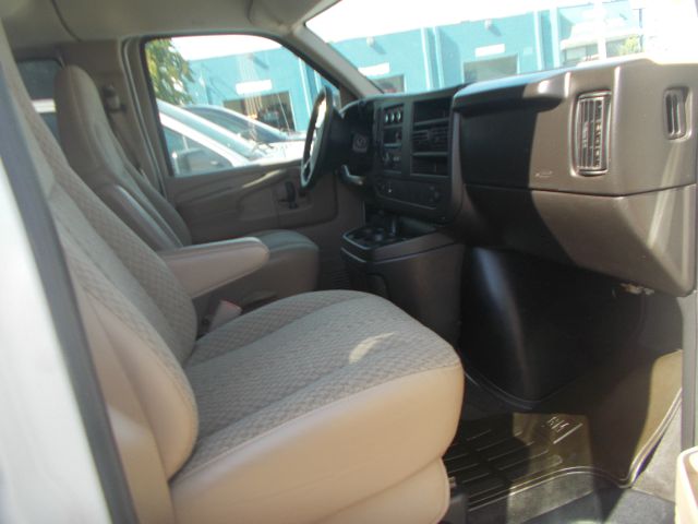 2008 Chevrolet Express 4dr Sdn LWB Sedan