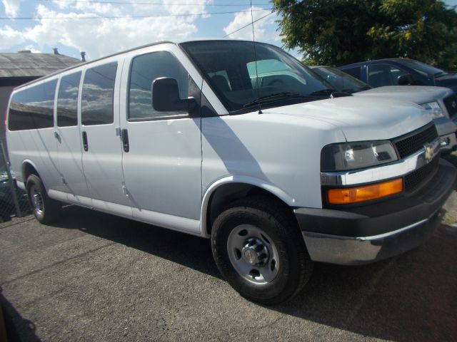 2008 Chevrolet Express 4dr Sdn LWB Sedan
