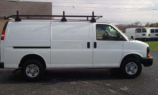 2008 Chevrolet Express Base