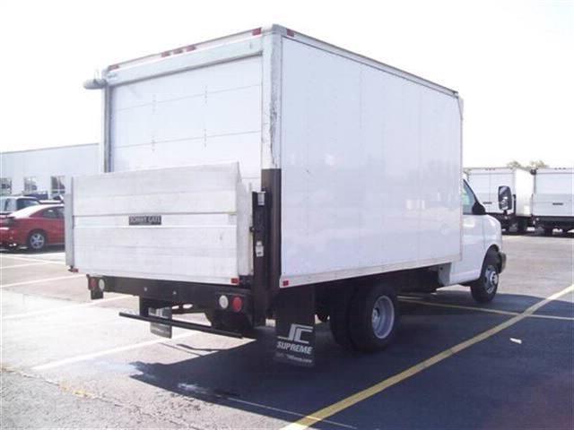 2008 Chevrolet Express Premier I4 2WD