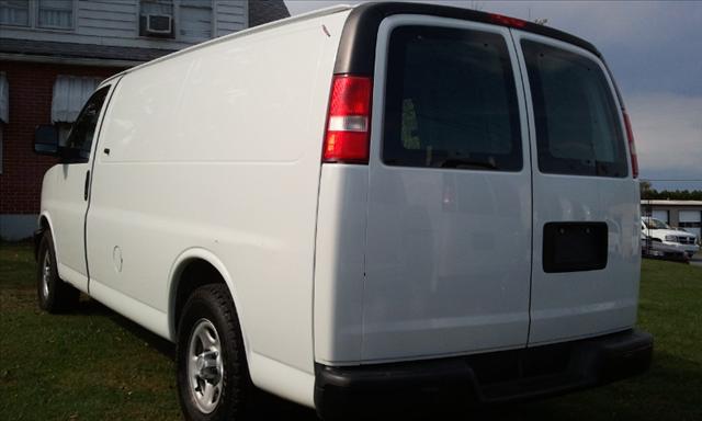 2008 Chevrolet Express Base