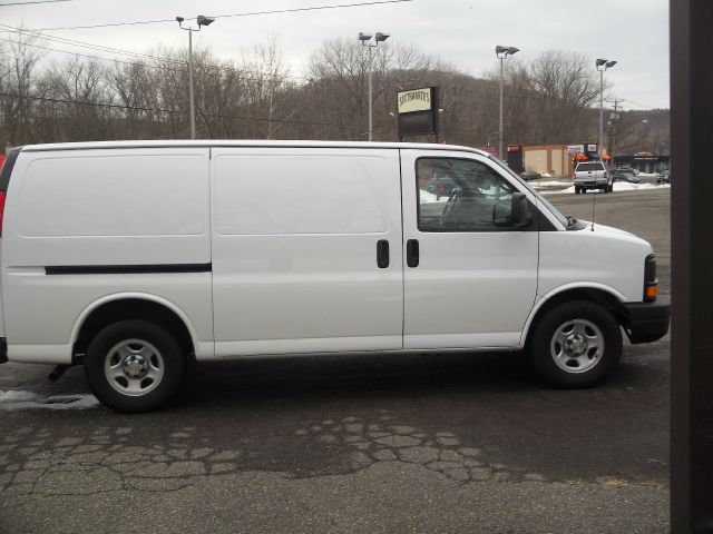 2008 Chevrolet Express CE 1.8