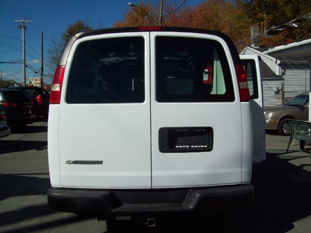2008 Chevrolet Express 750i 4dr Sdn