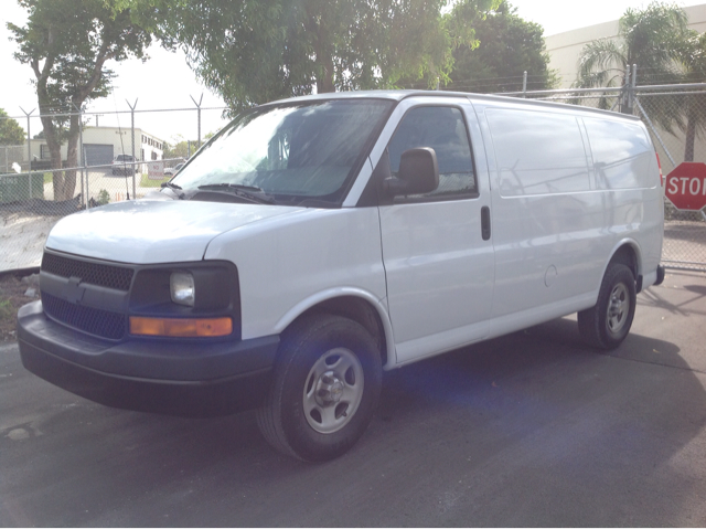 2008 Chevrolet Express 750i 4dr Sdn