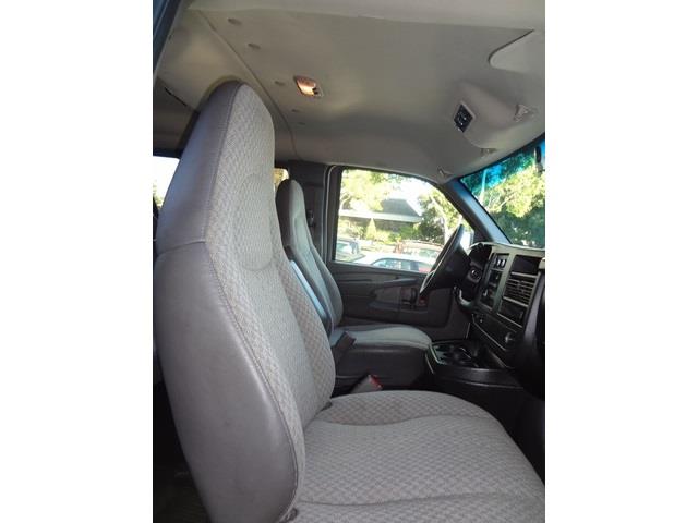 2008 Chevrolet Express 750li 4dr Sdn Sedan