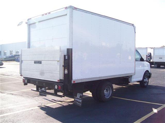 2008 Chevrolet Express Premier I4 2WD