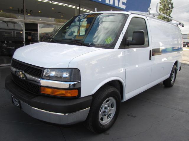 2008 Chevrolet Express Leather / Sunroof