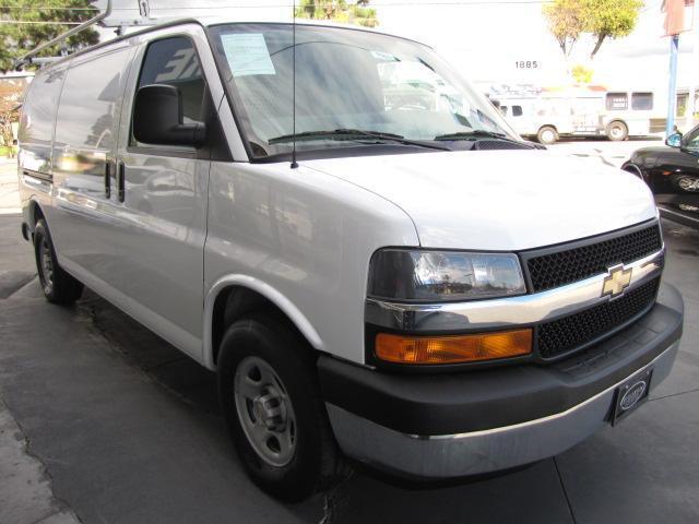 2008 Chevrolet Express Leather / Sunroof