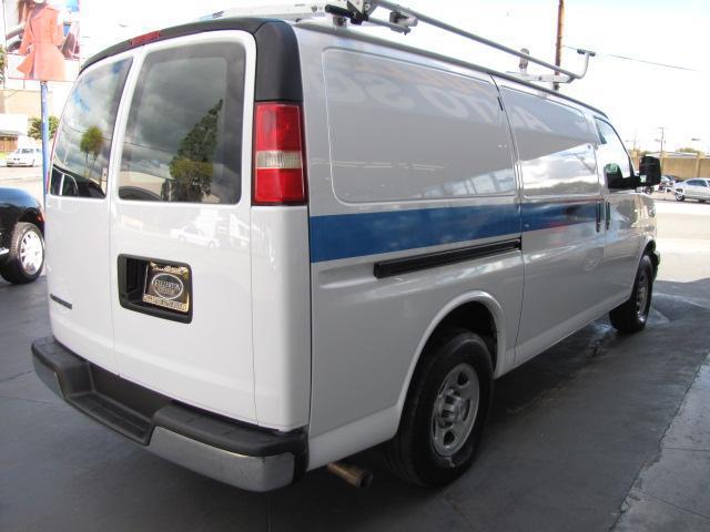 2008 Chevrolet Express Leather / Sunroof