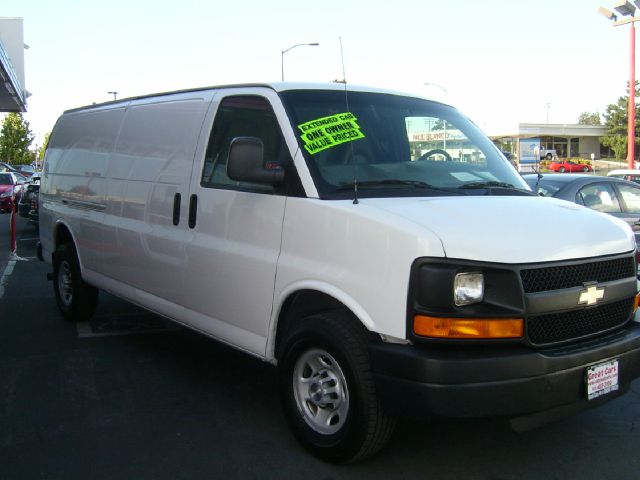 2009 Chevrolet Express Club Cab 155 WB HD 4WD