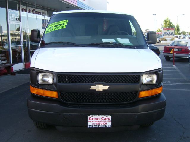 2009 Chevrolet Express Club Cab 155 WB HD 4WD