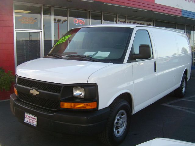 2009 Chevrolet Express Club Cab 155 WB HD 4WD