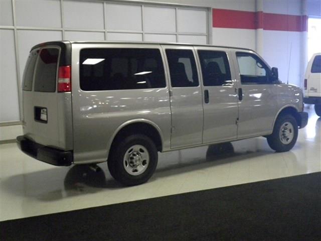 2009 Chevrolet Express Premium Luxury Collection AWD