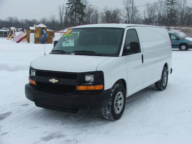 2009 Chevrolet Express Base