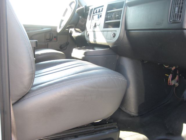 2009 Chevrolet Express Club Cab 155 WB HD 4WD