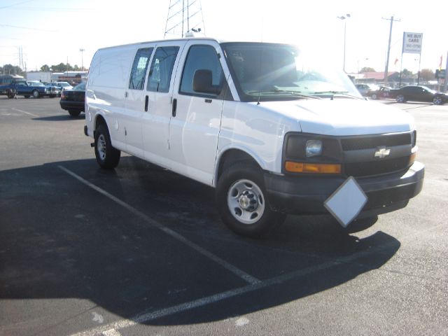 2009 Chevrolet Express Club Cab 155 WB HD 4WD