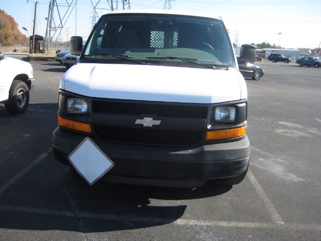 2009 Chevrolet Express Club Cab 155 WB HD 4WD