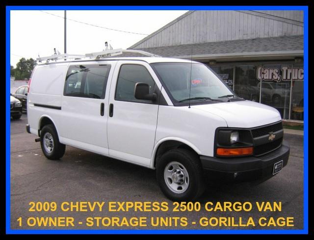 2009 Chevrolet Express 1500 Club Coupe Short Bed