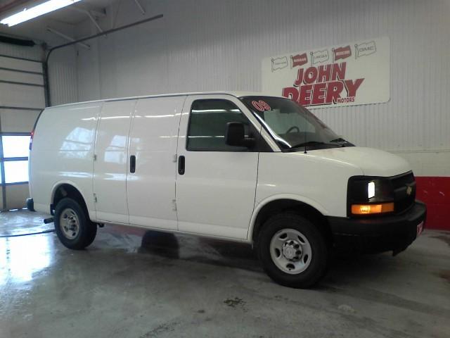 2009 Chevrolet Express Leather / Sunroof