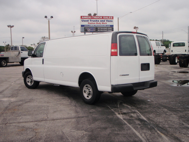 2009 Chevrolet Express Unknown