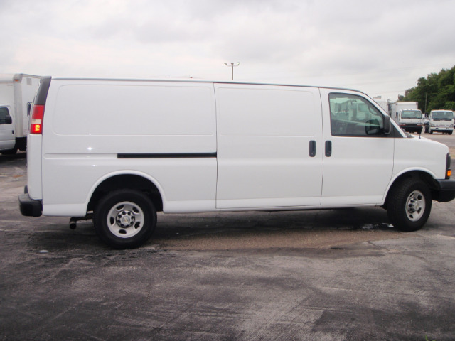 2009 Chevrolet Express Unknown