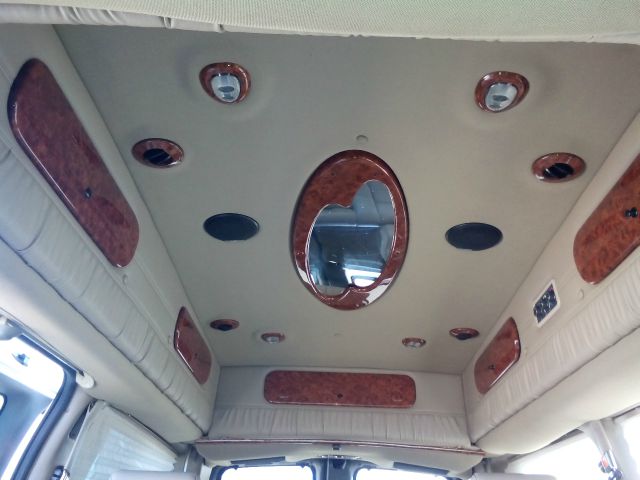 2009 Chevrolet Express 1500 4D Sport Utility