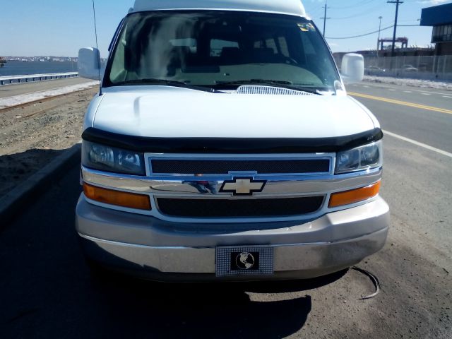 2009 Chevrolet Express 1500 4D Sport Utility