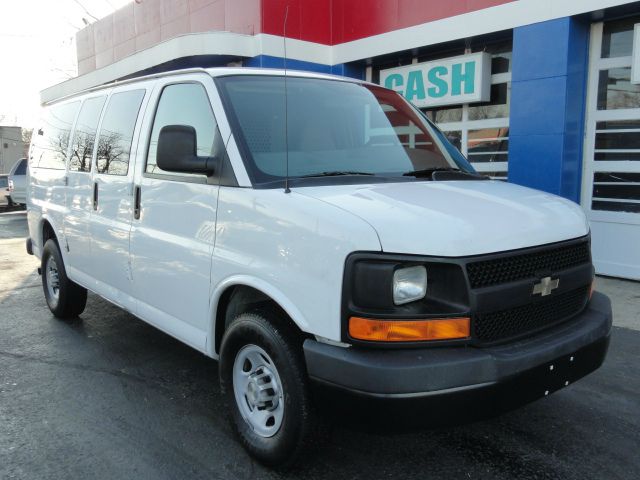 2009 Chevrolet Express Awd-quads-third-6 CD Bose-7 Passenger