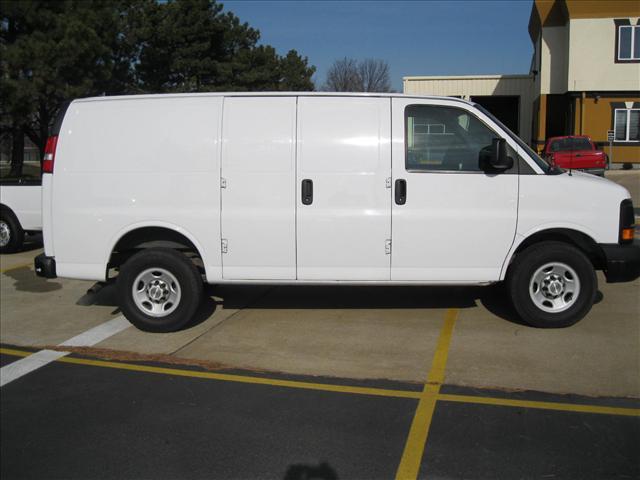 2009 Chevrolet Express LS 4X4