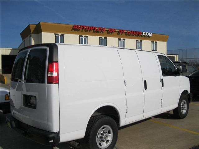 2009 Chevrolet Express LS 4X4
