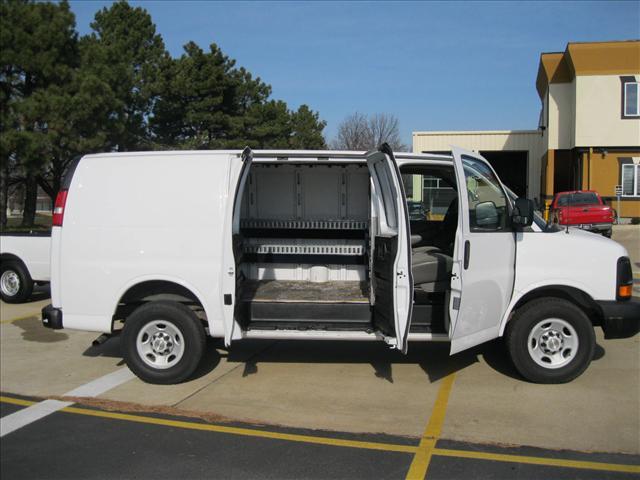2009 Chevrolet Express LS 4X4