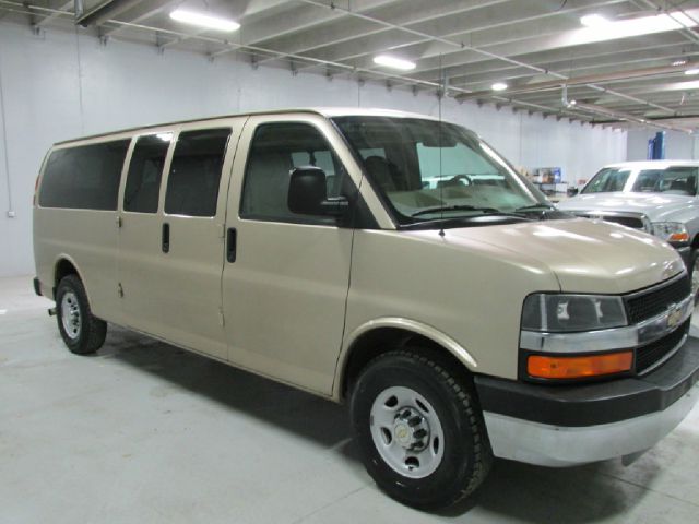 2009 Chevrolet Express 114.6 XLT W/rear Door Privacy Glass