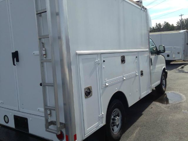 2009 Chevrolet Express HD Ext Cab 155.5 WB 4WD C6P