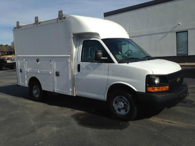 2009 Chevrolet Express HD Ext Cab 155.5 WB 4WD C6P