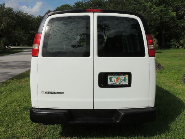 2009 Chevrolet Express Unknown