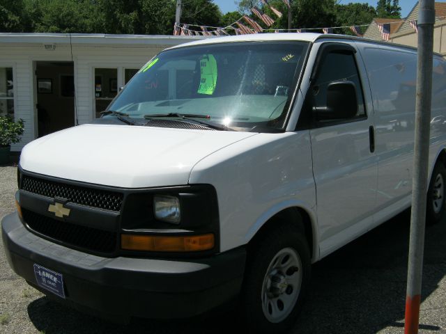 2009 Chevrolet Express 750i 4dr Sdn