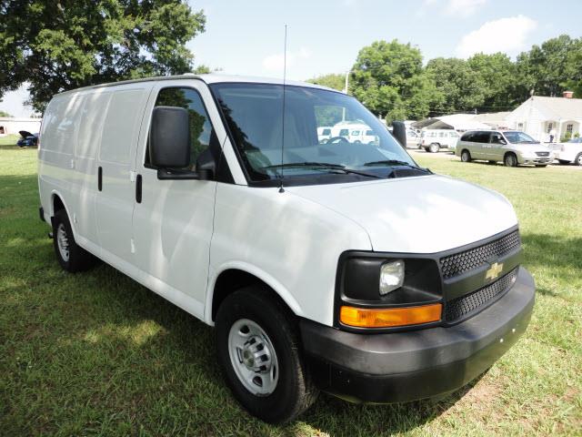 2009 Chevrolet Express SE - Convertible Sharp