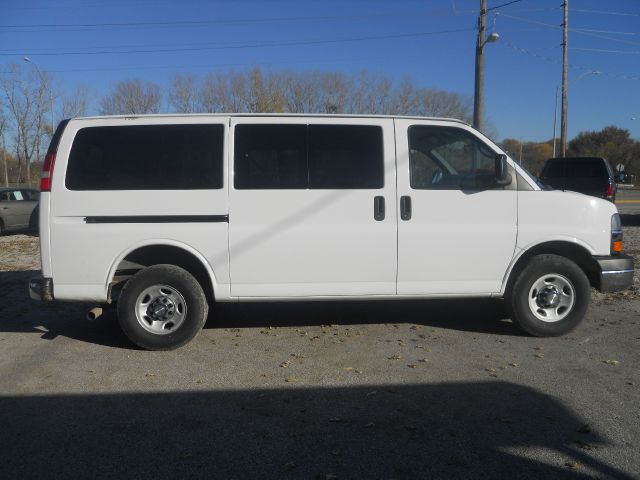 2009 Chevrolet Express 1500 4D Sport Utility