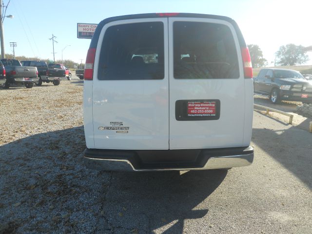 2009 Chevrolet Express 1500 4D Sport Utility