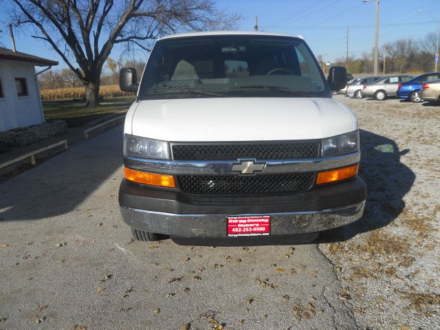 2009 Chevrolet Express 1500 4D Sport Utility