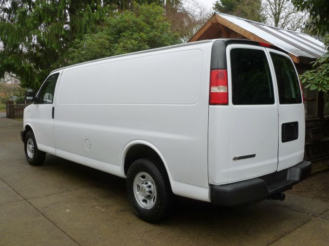 2009 Chevrolet Express REG WB