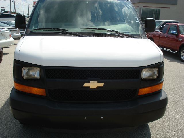 2009 Chevrolet Express Coupe 4D